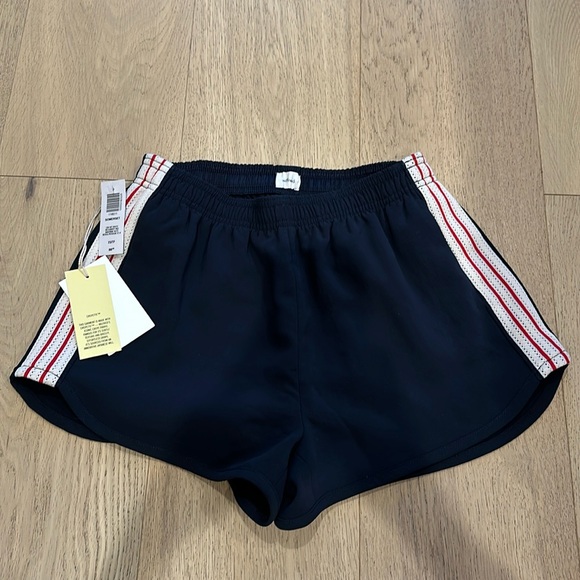 Aritzia Somerset Shorts - Picture 2 of 10